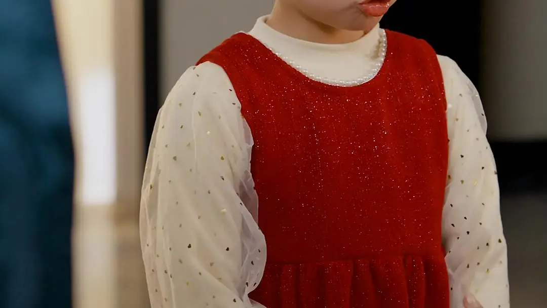 Little Troublemaker Turns Everything to Gold! The Red Dress That Unraveled a Family Secret