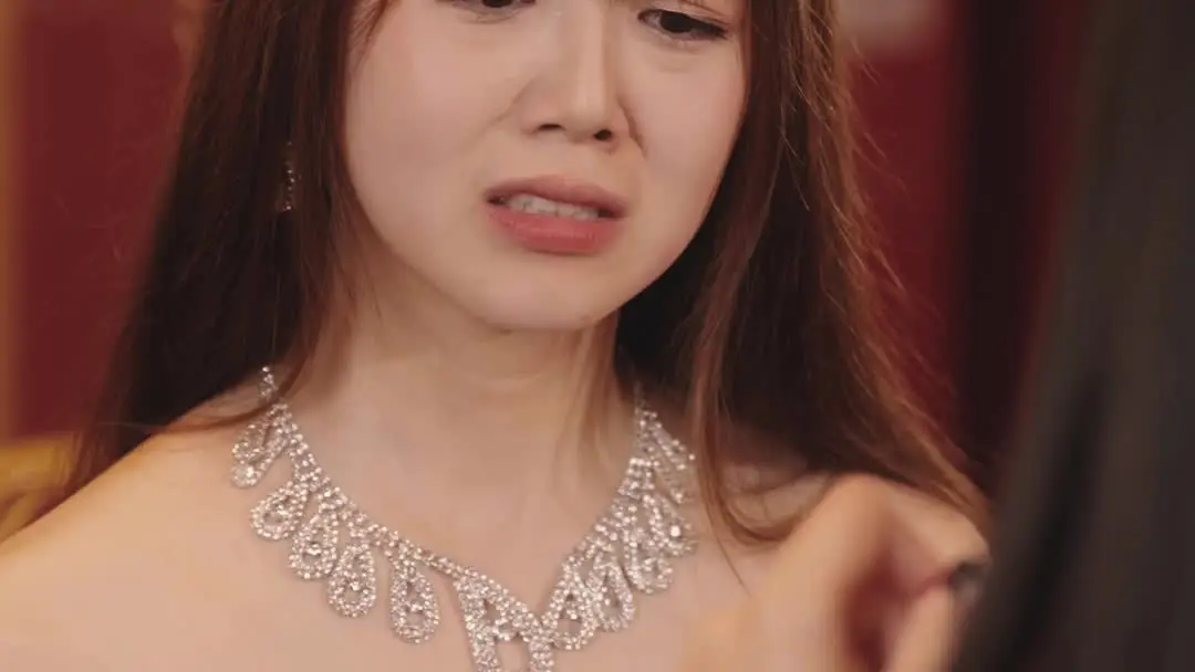 세 명의 시선, 하나의 갈등