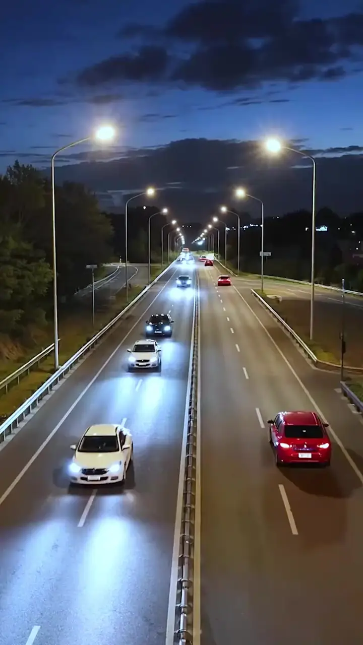 Dahi Kızın Hesap Sorması Bölüm 1
