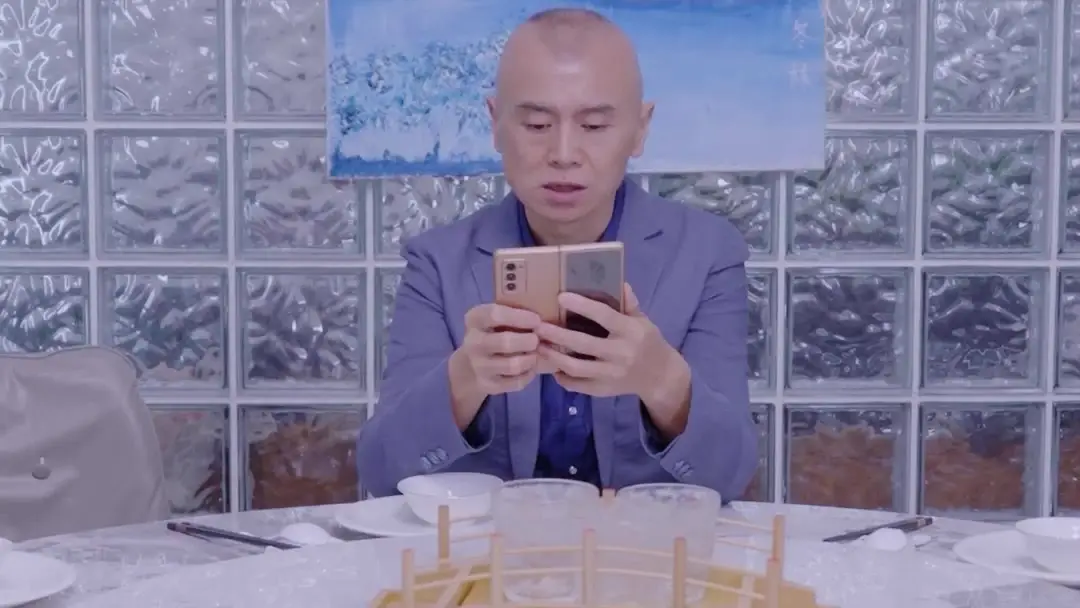 Pertemuan yang Penuh Drama di Meja Makan