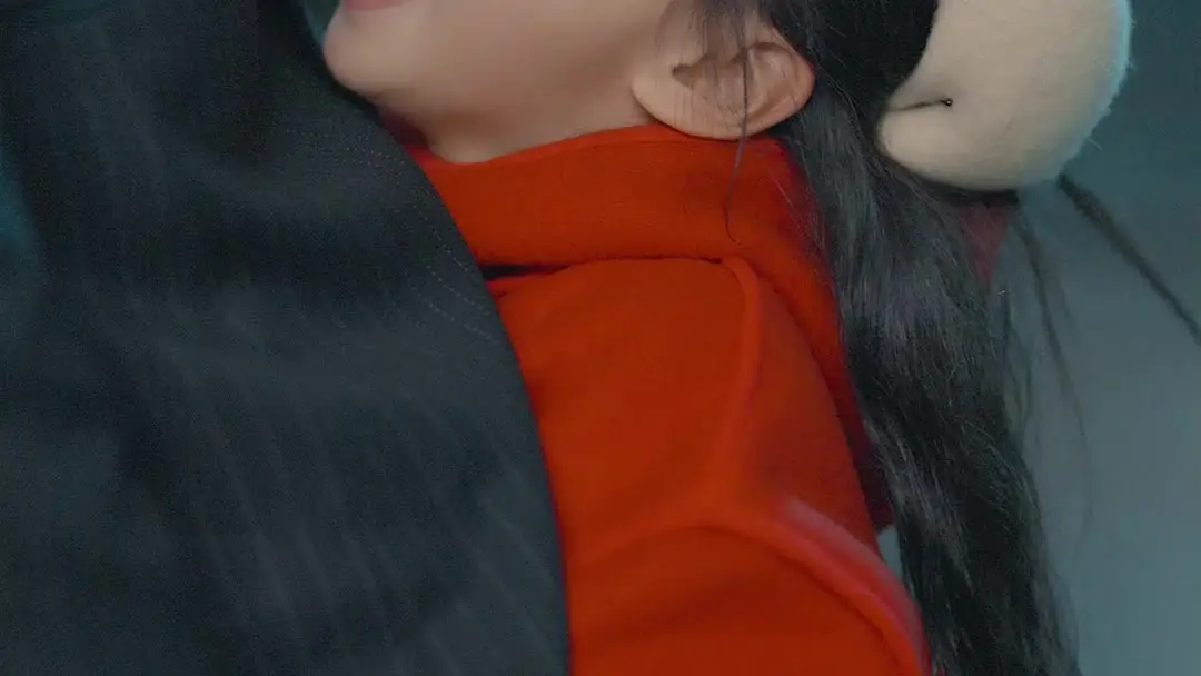 撿到散財童子之後：紅衣小魔女如何撬動高冷總裁心防