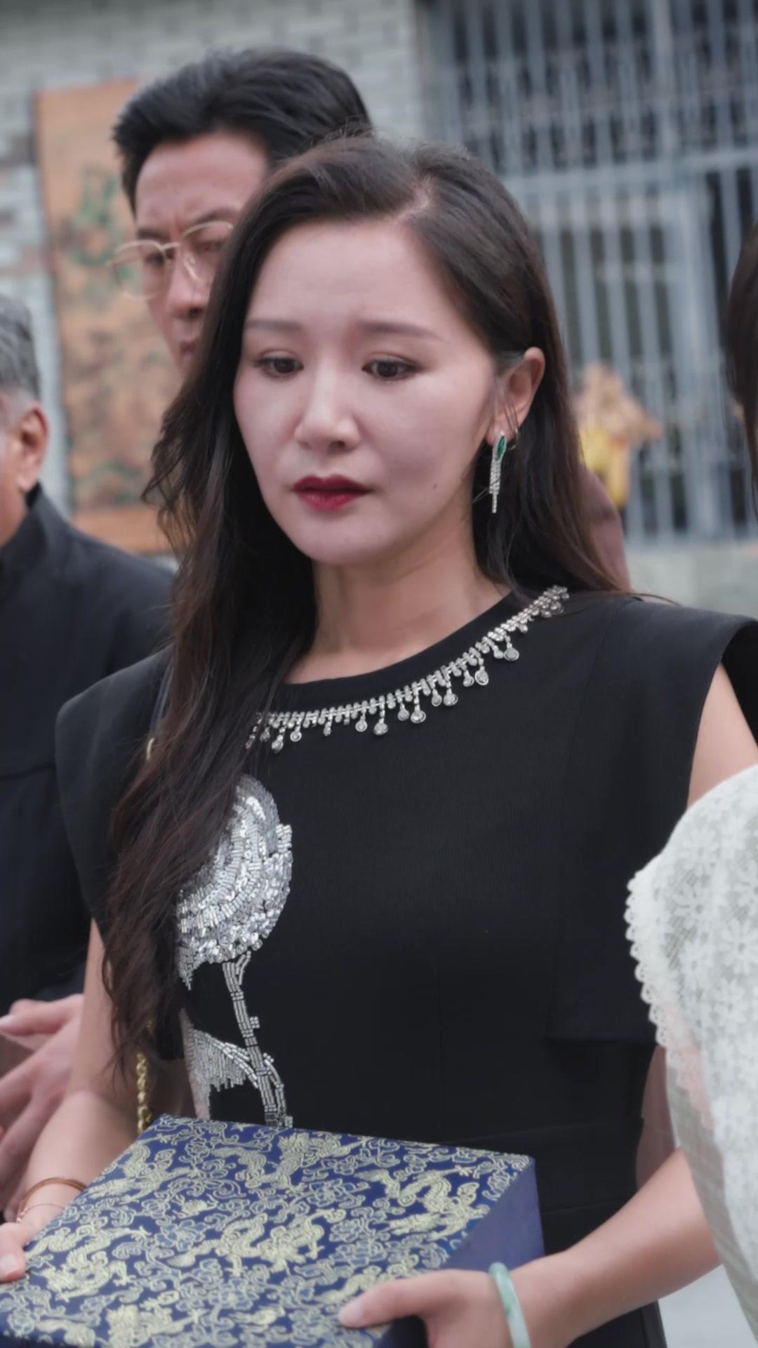 Nona Itu Tabib Jenius