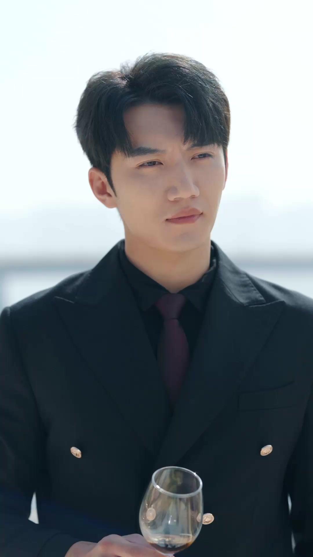 잡히지 않는 그녀