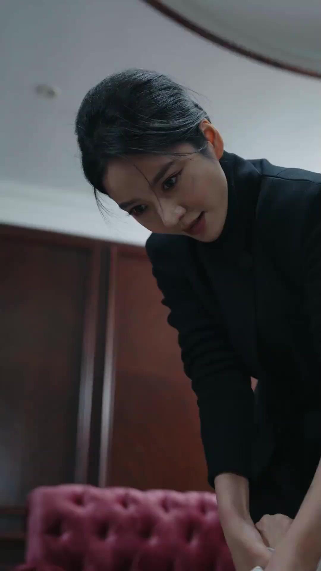 A restaurant owner? The queen!