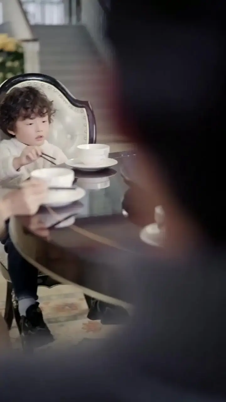In Love with the Helplessly Romantic CEO Episode 12