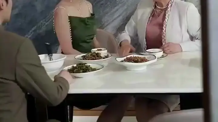 Engagement Off, Now He’s Proposing? The Silent Collapse of a Family Dinner