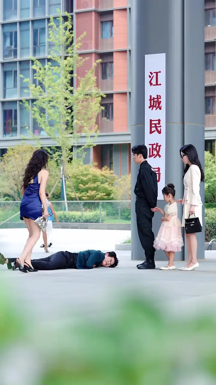 Bodyguard? He's a Mafia King! Episode 5