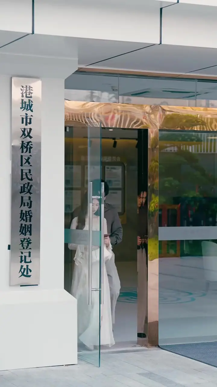 In Love with My Husband’s Uncle Episode 59