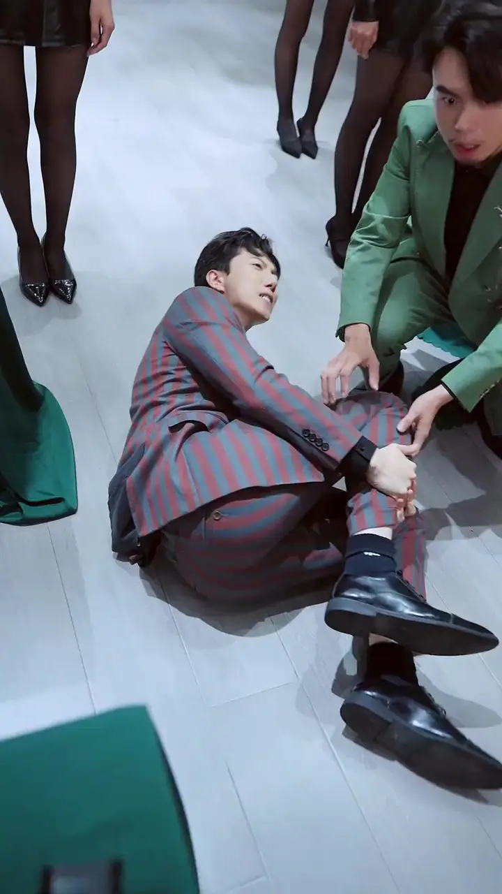 Bodyguard? He's a Mafia King! Episode 44