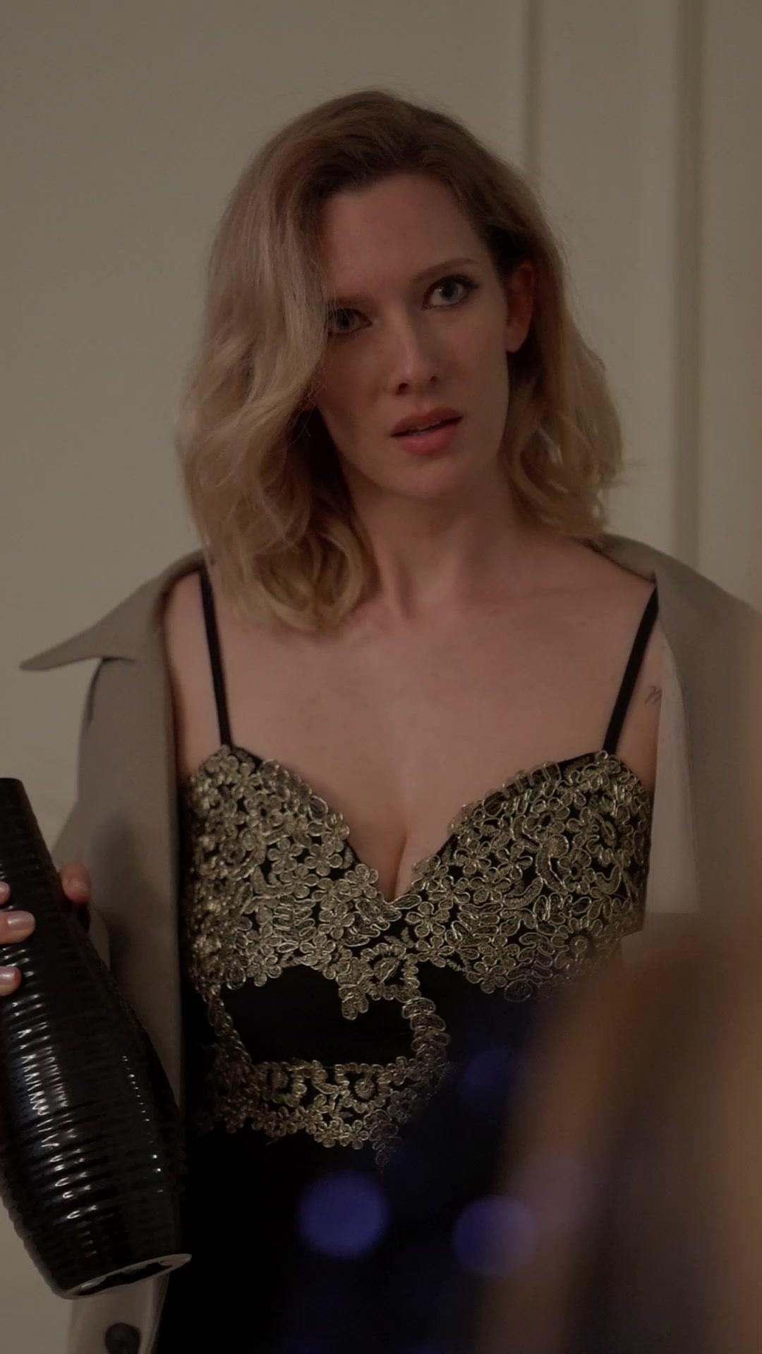 Queen Strikes: Traitor's Fall