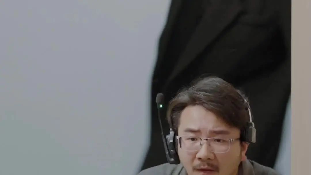 별빛 가득한 길: 이서준의 눈물과 김유진의 붉은 드레스