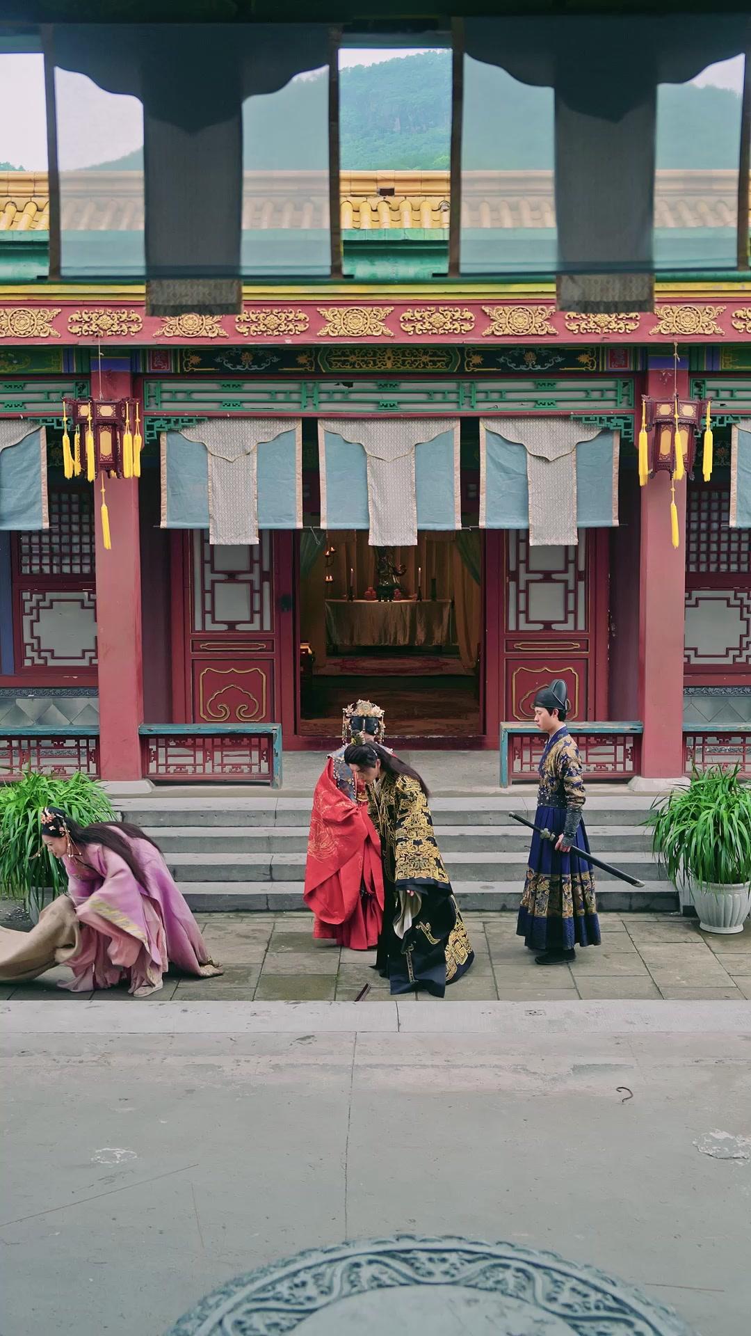 殘春鎖景深