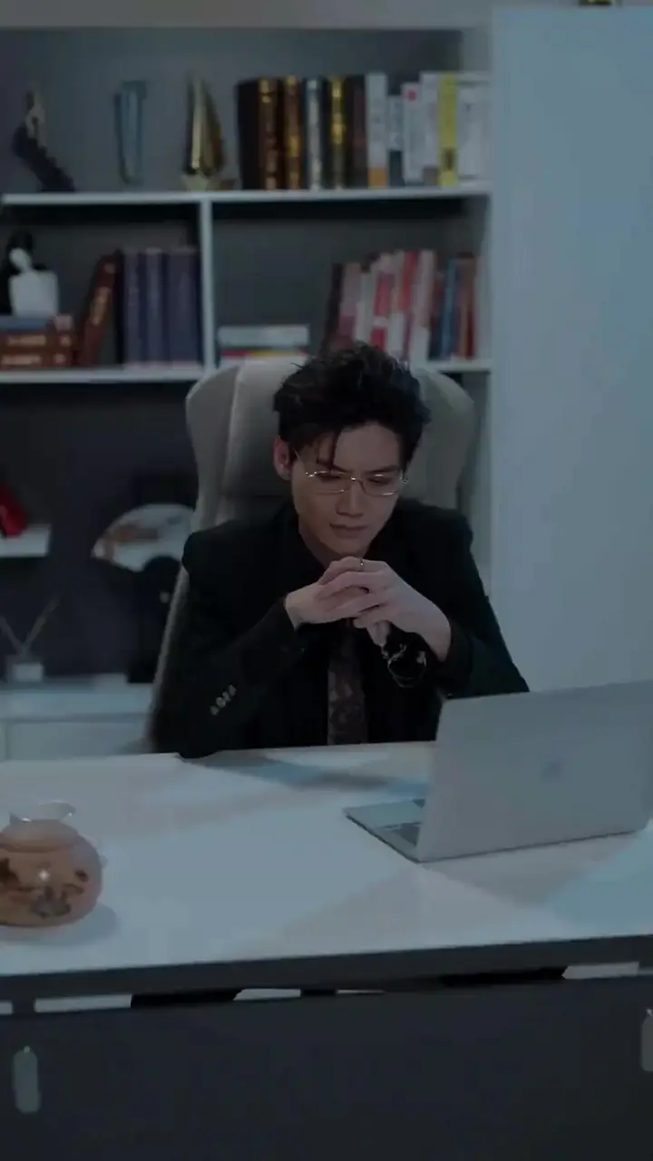 (Dubbed)Her Ex Is a Tech Tycoon Episode 33