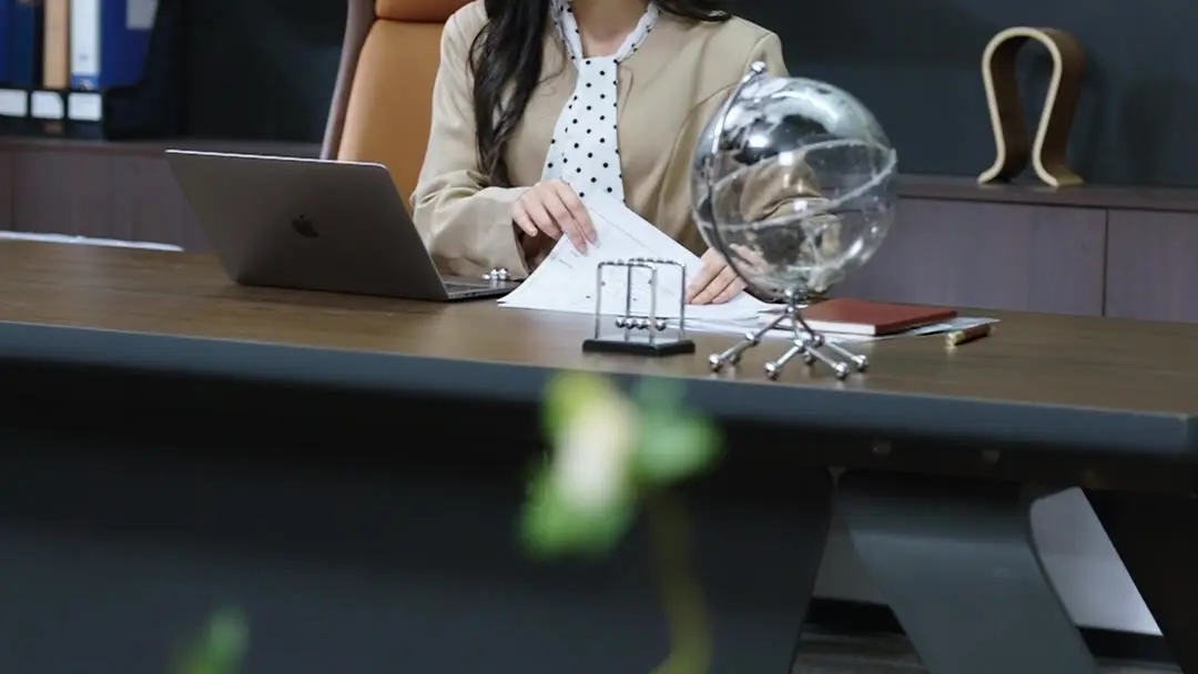 Try Stopping Me? Good Luck — The Silent Crisis in Zhou Group’s Boardroom