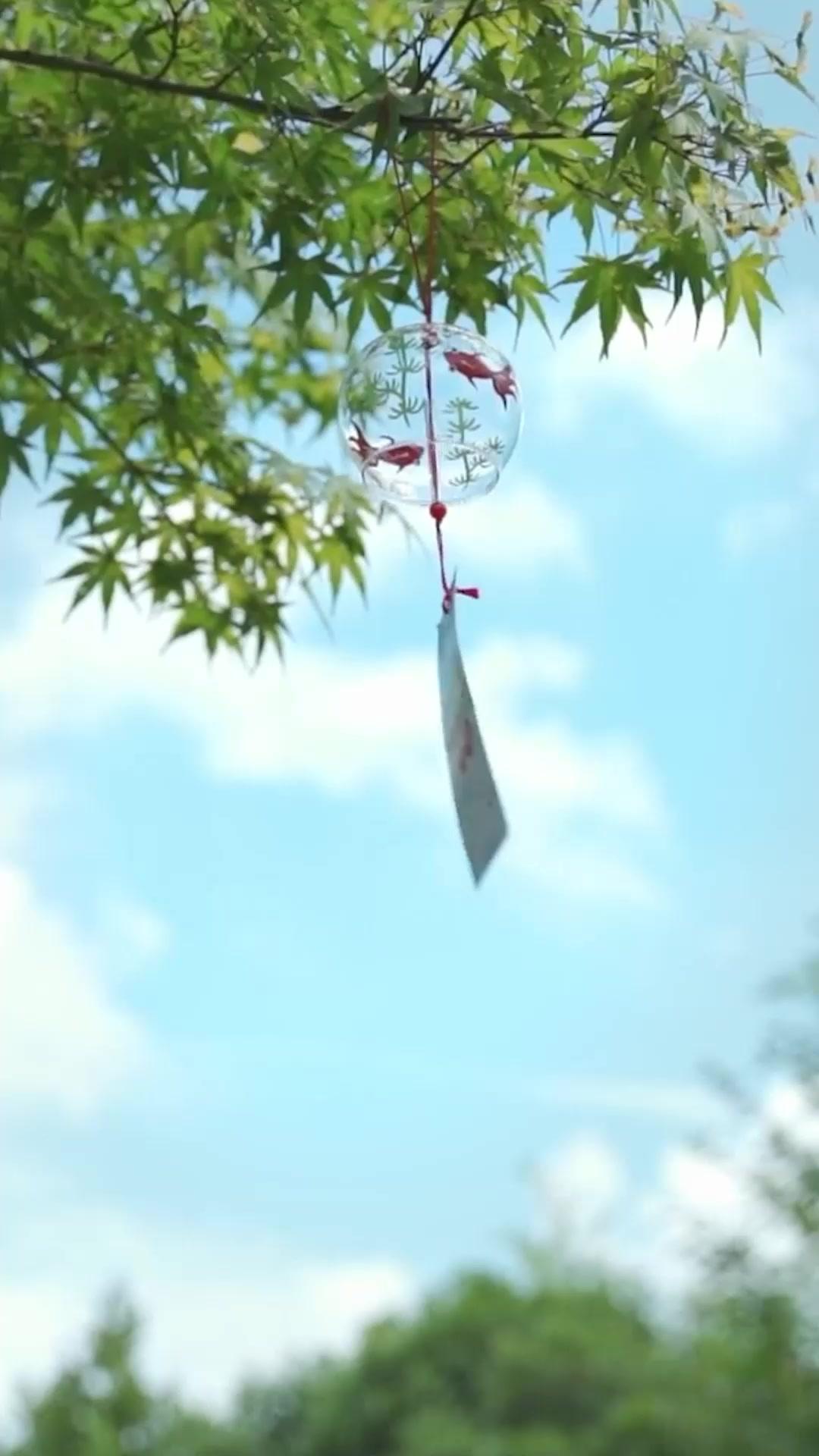 墜落深淵前，先擁抱你