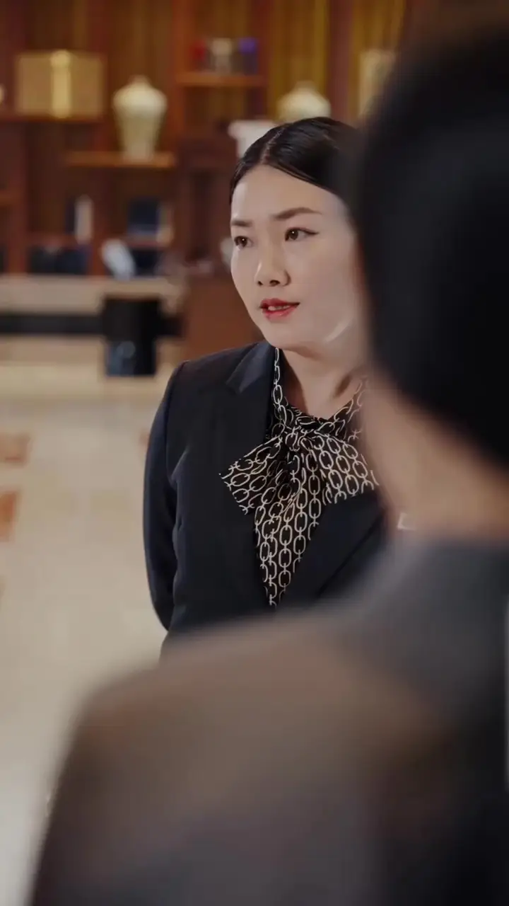 In Love with the Helplessly Romantic CEO Episode 14
