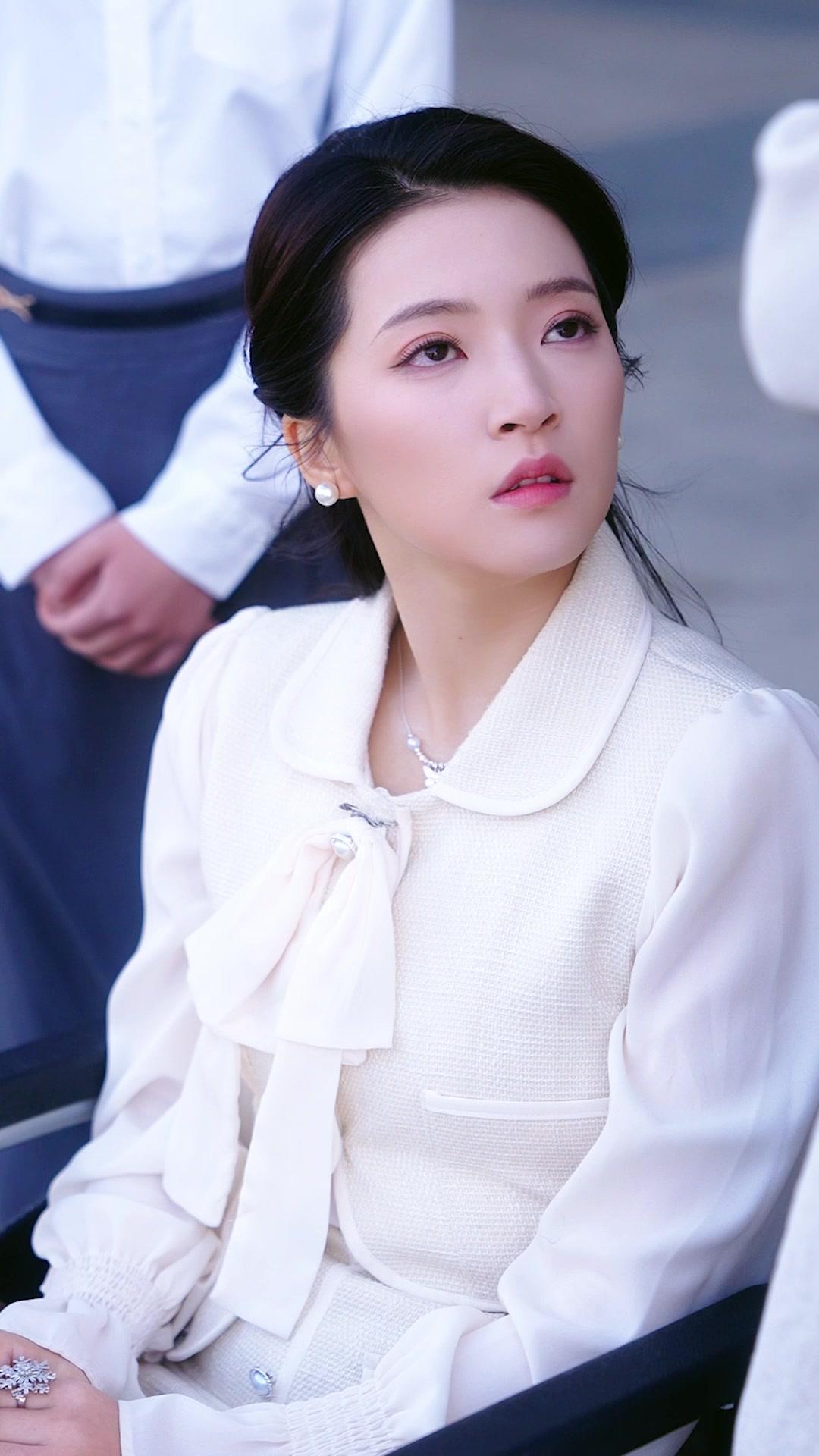Taklukkan CEO Cantik yang Dingin