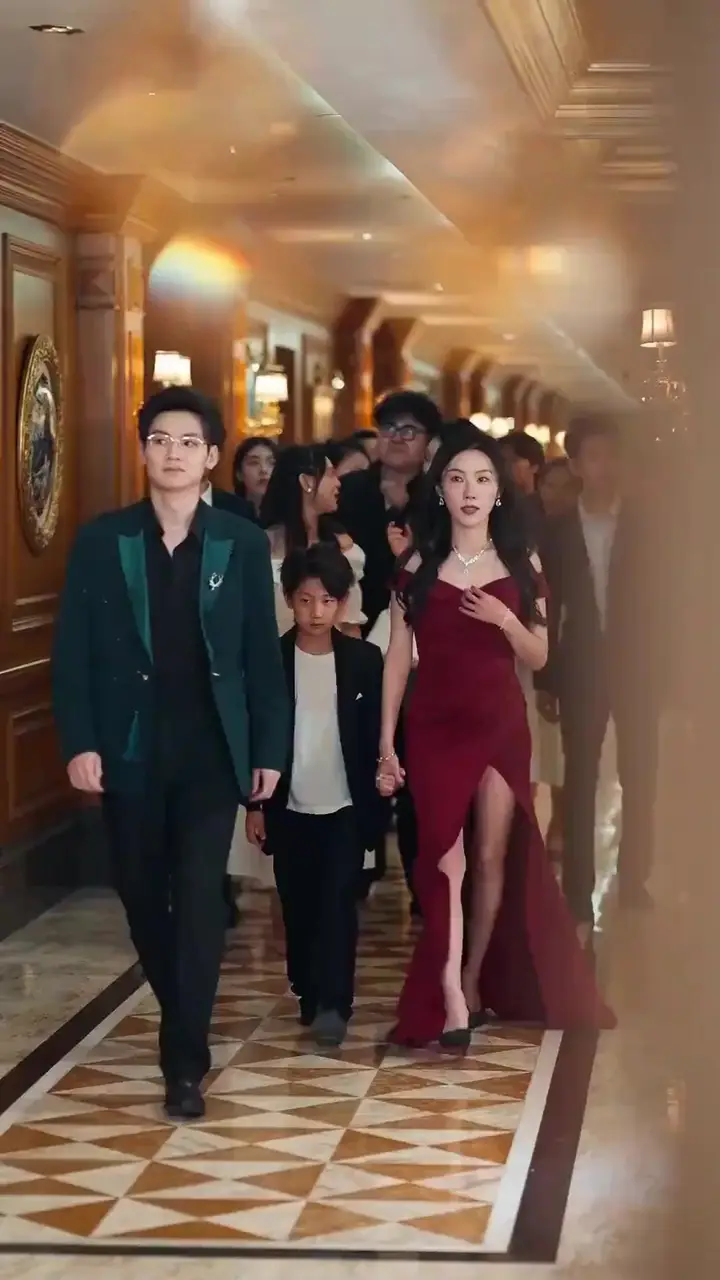 (Dubbed)Her Ex Is a Tech Tycoon Episode 9