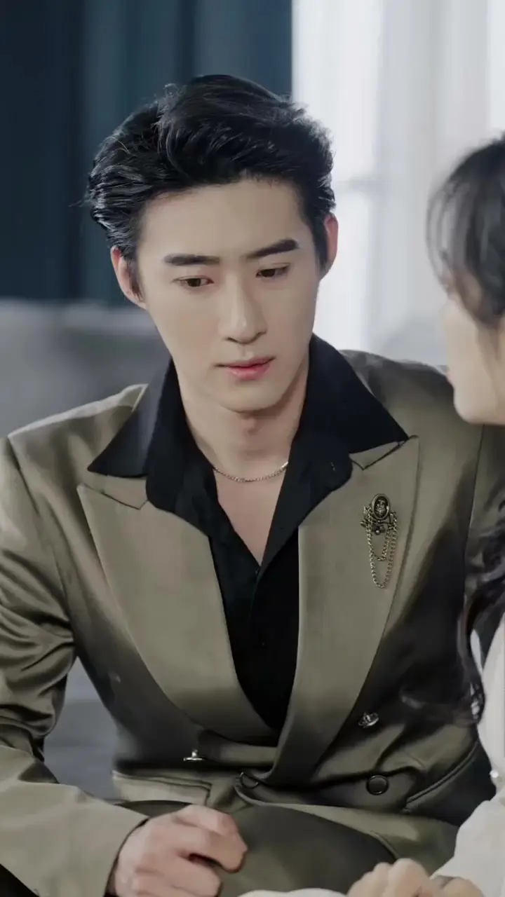 In Love with the Helplessly Romantic CEO Episode 50