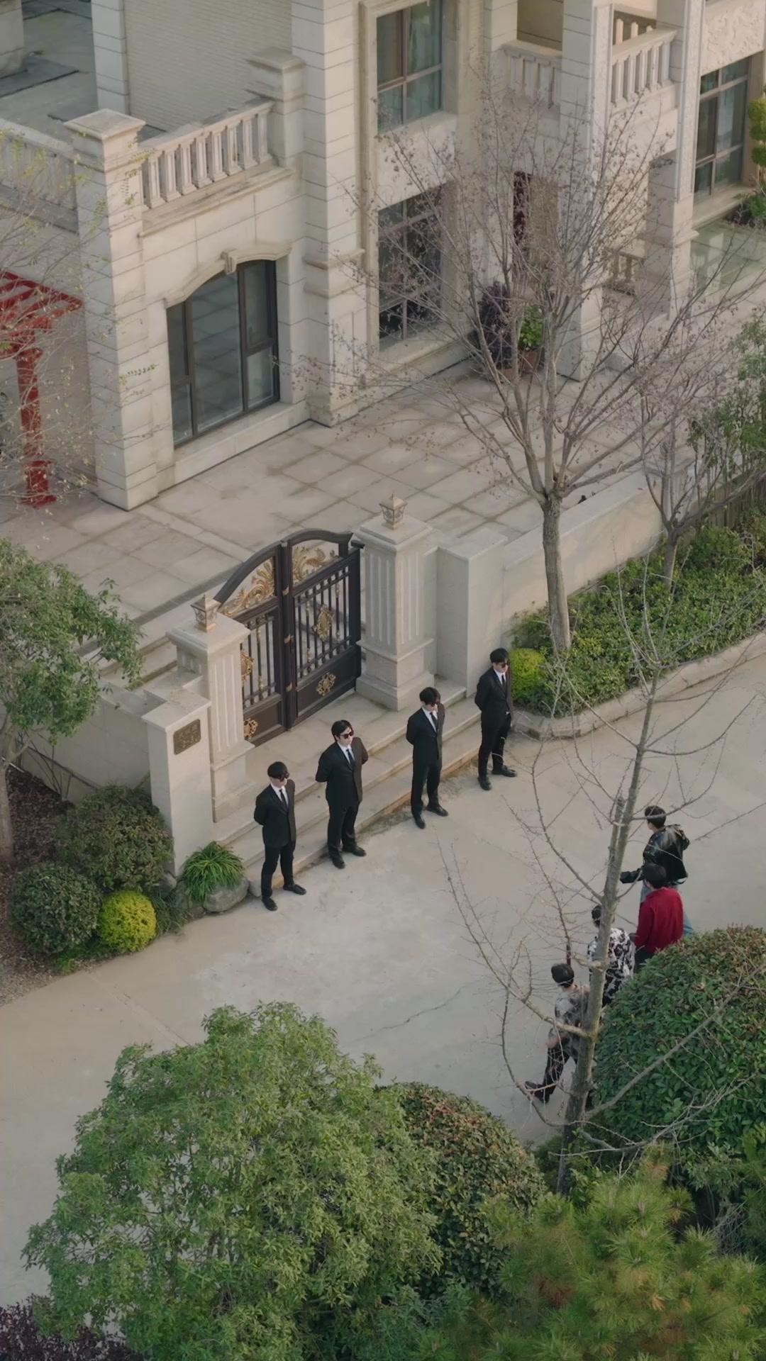 No Kiddin', This Bodyguard's Way Too Strong