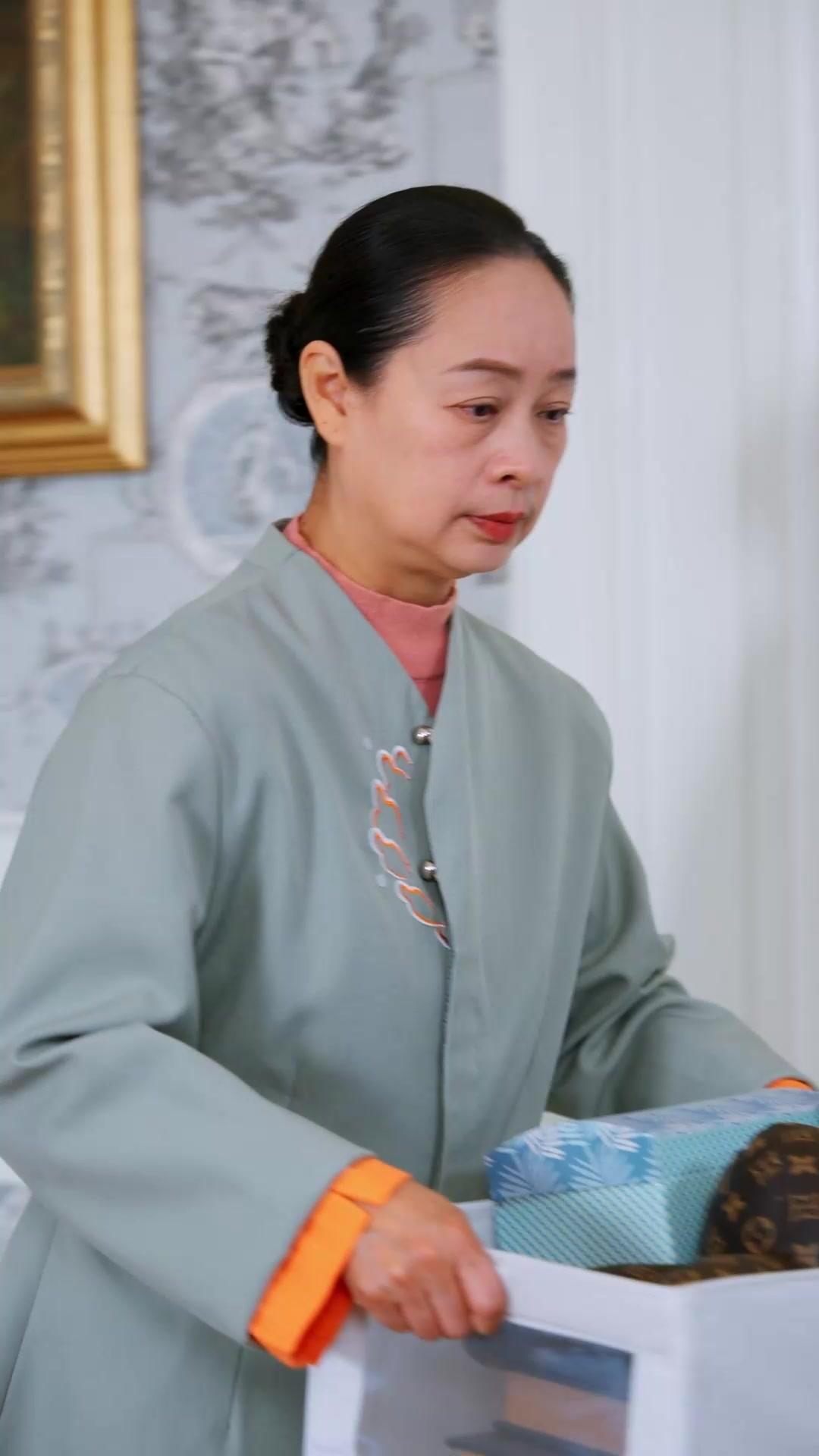 Bangkit, Lalu Pergi