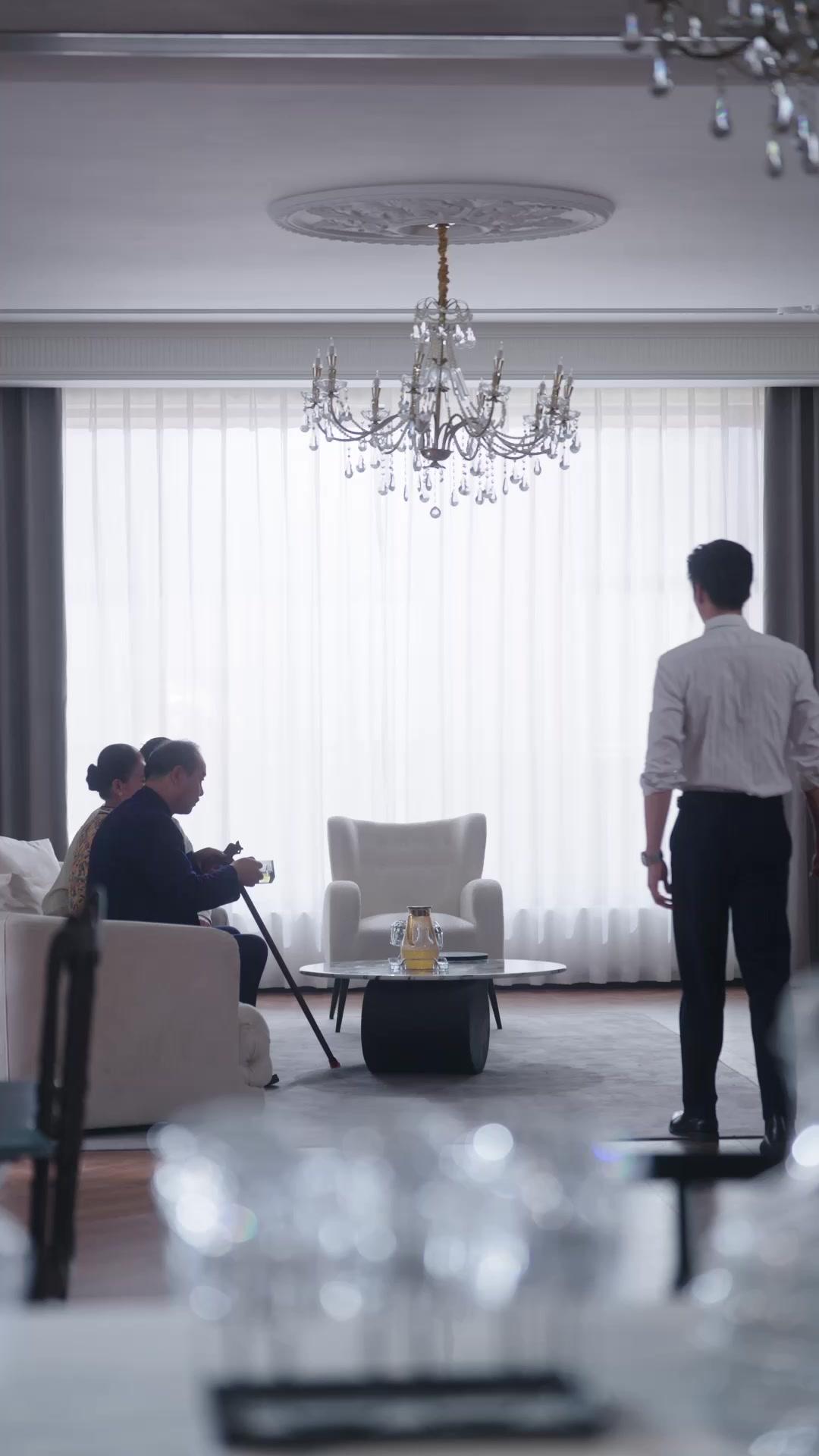 LA DANSEUSE ET LE MILLIARDAIRE