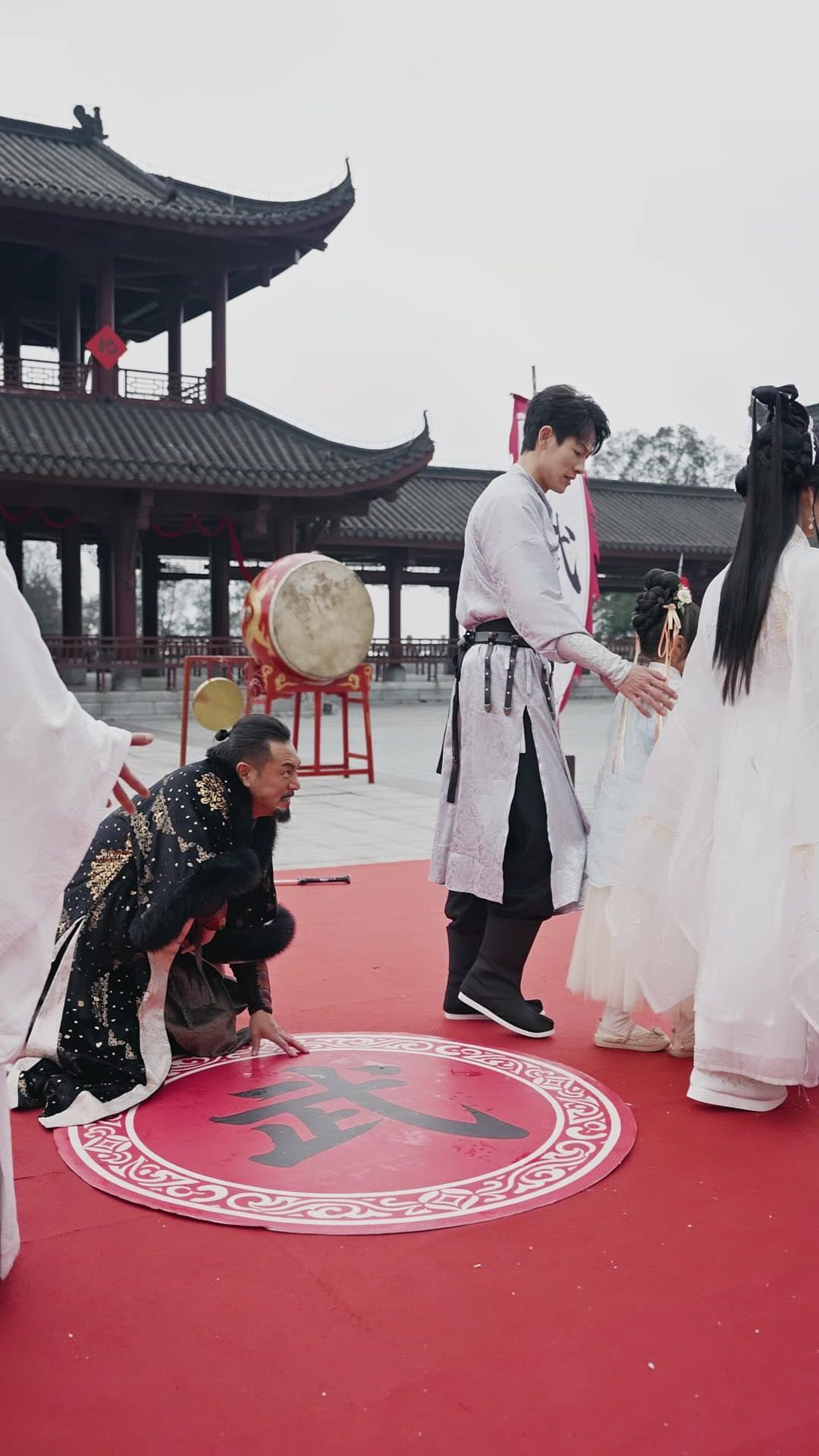 Loser? Martial World Knelt!