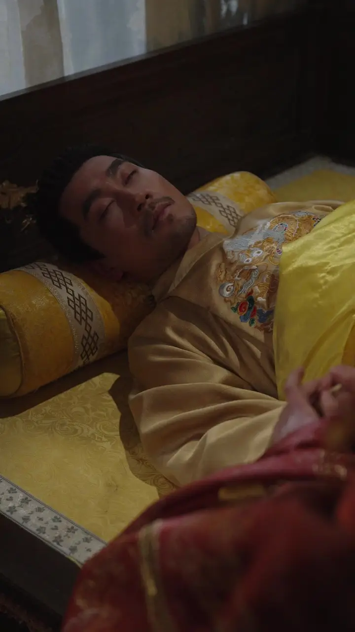I, the Emperor, Tolerated You Because of Her! Episode 73