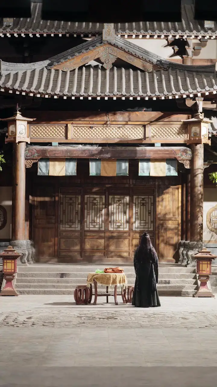 Her Majesty Broke My Heart Episode 10