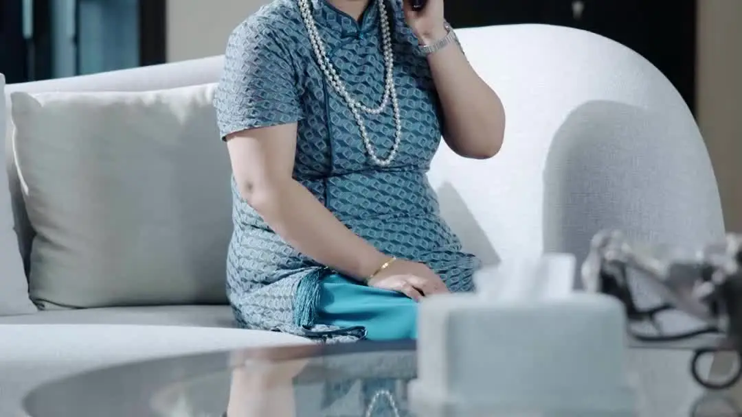 Model itu Ternyata CEO: Ketika Panggilan Telepon Mengubah Segalanya