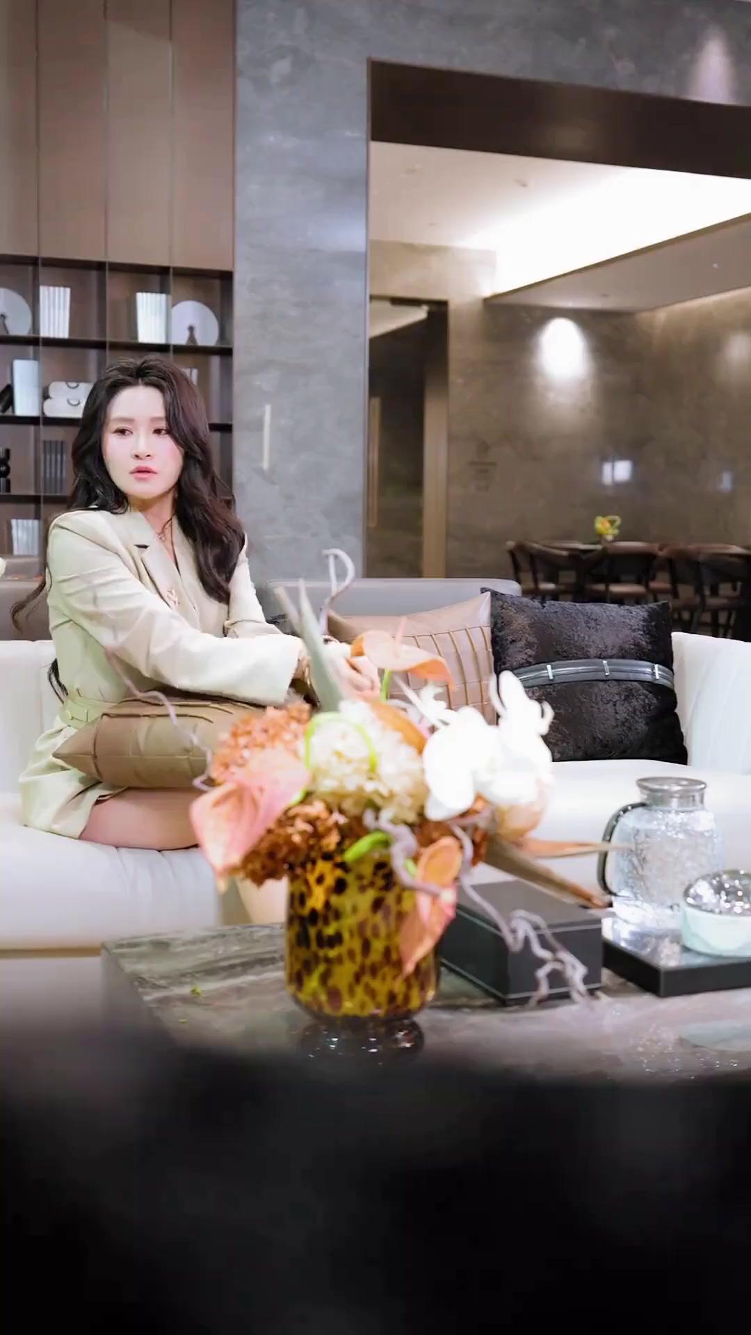(Dubbed) Ms. CEO's Invincible Guard