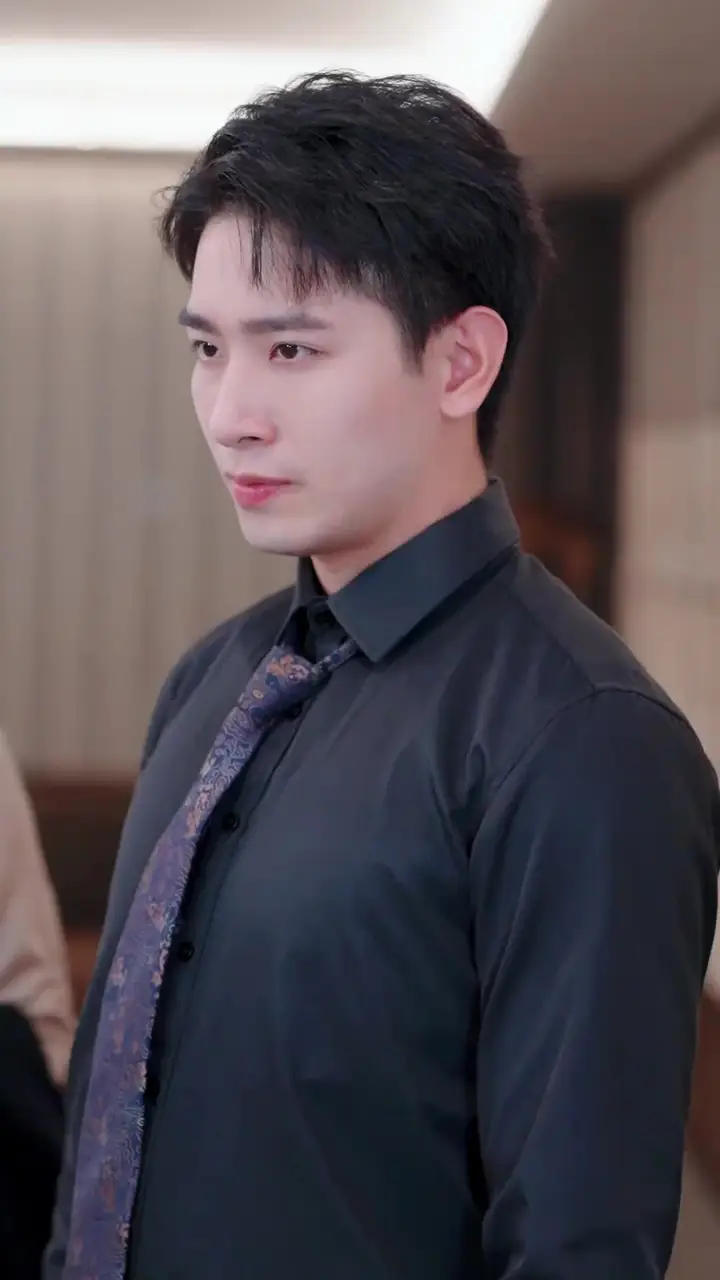 (Dubbed)The Distance Between Cloud And Sea Episode 12