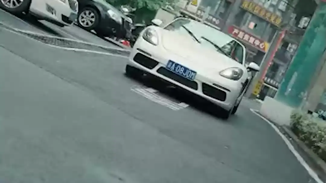 Quando il direttore è anche la nuova impiegata