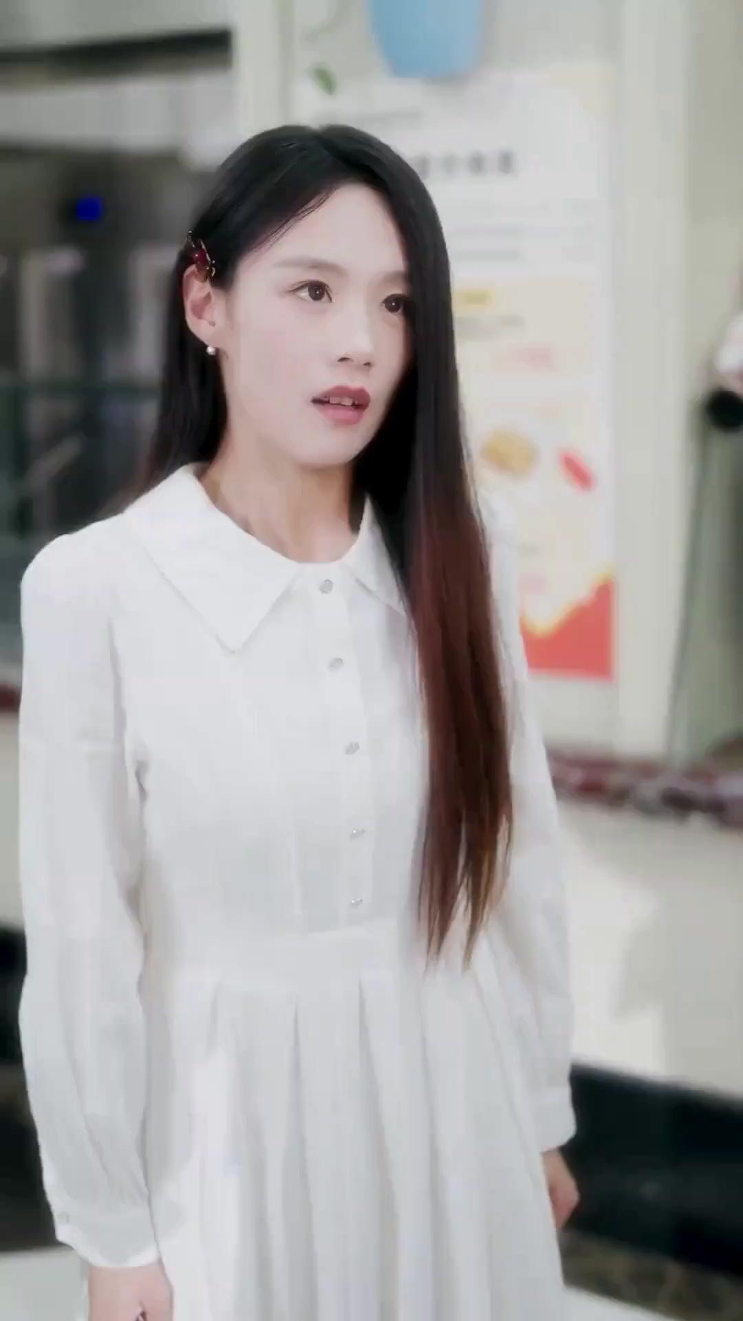 (Dubbed)Smart Poor Girl Outwits Rich Kids