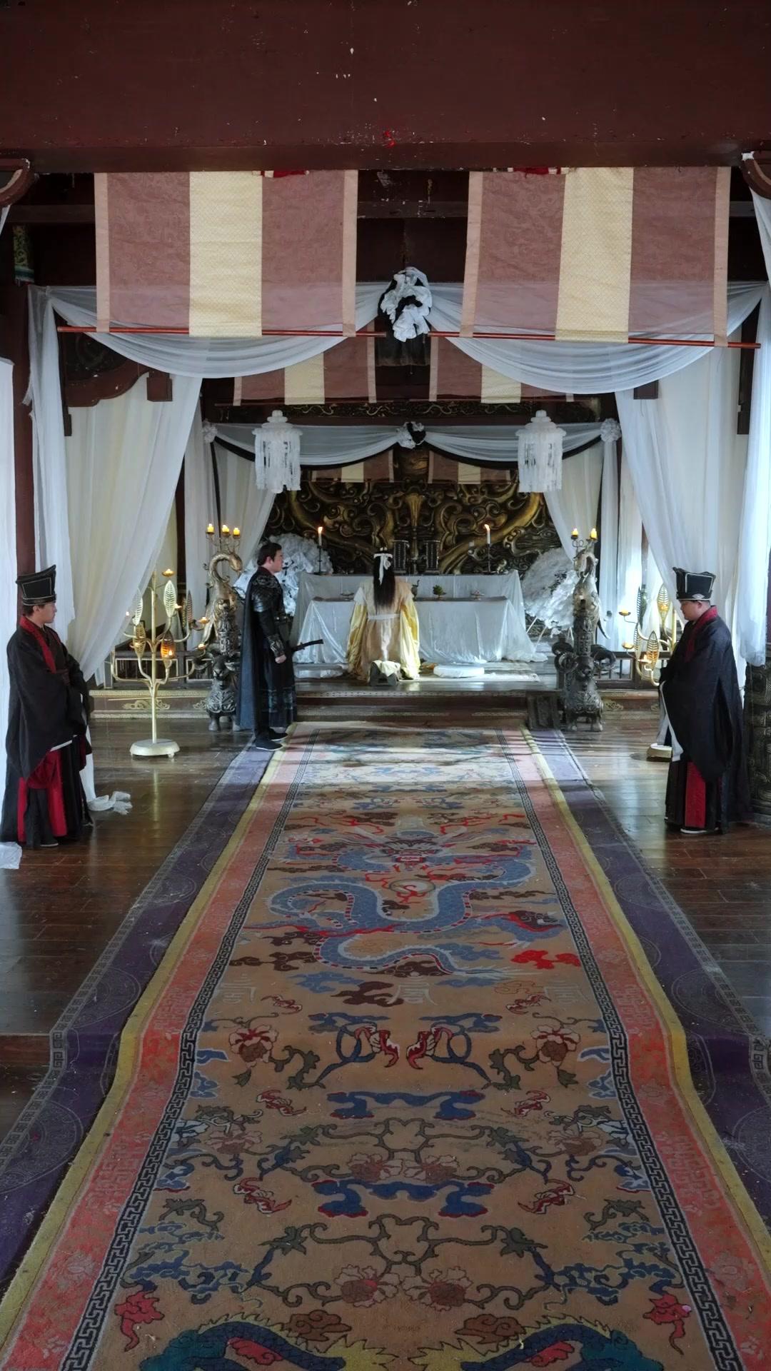 Api Pengadilan Istana