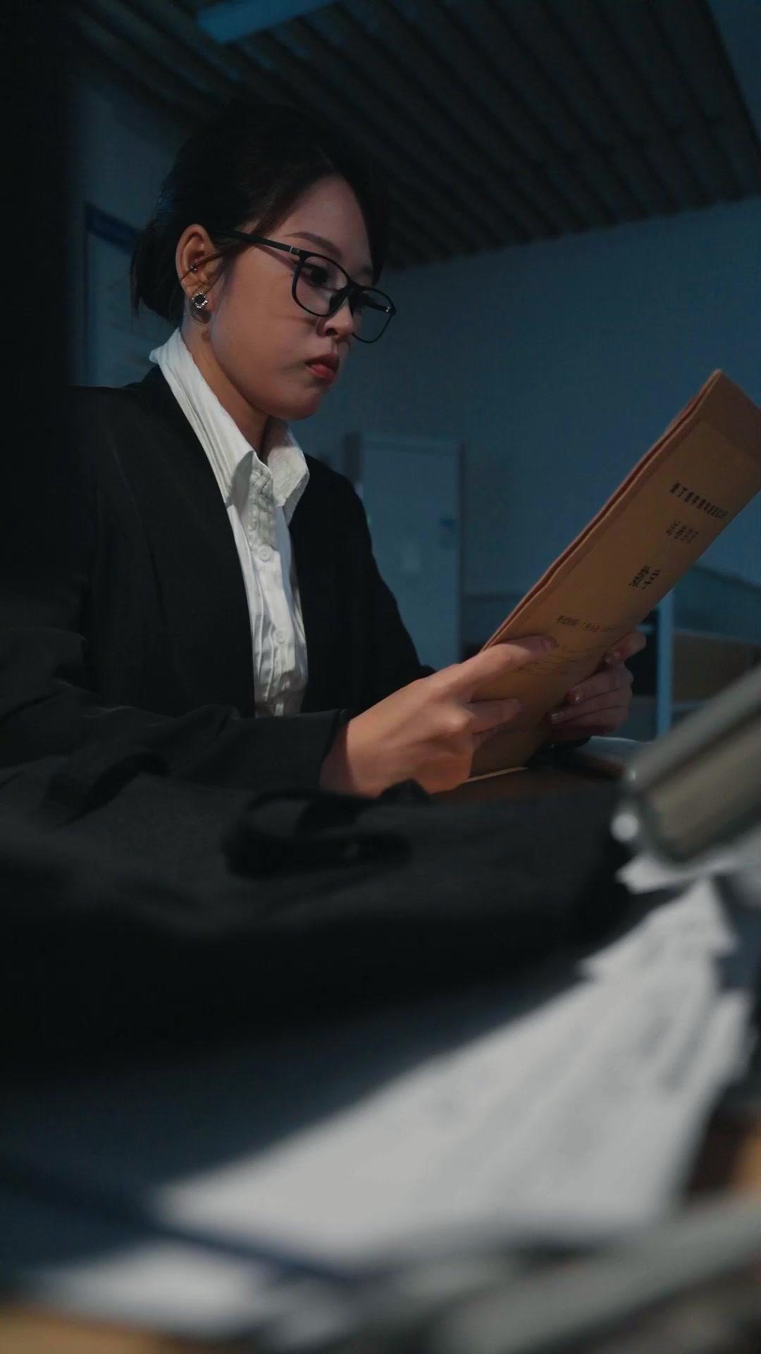 Ms. Hot: That's My Deadly Teacher!