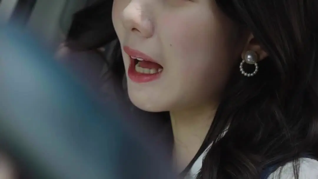 운전대를 잡은 그 순간, 사랑은 이미 충돌 직전이었어