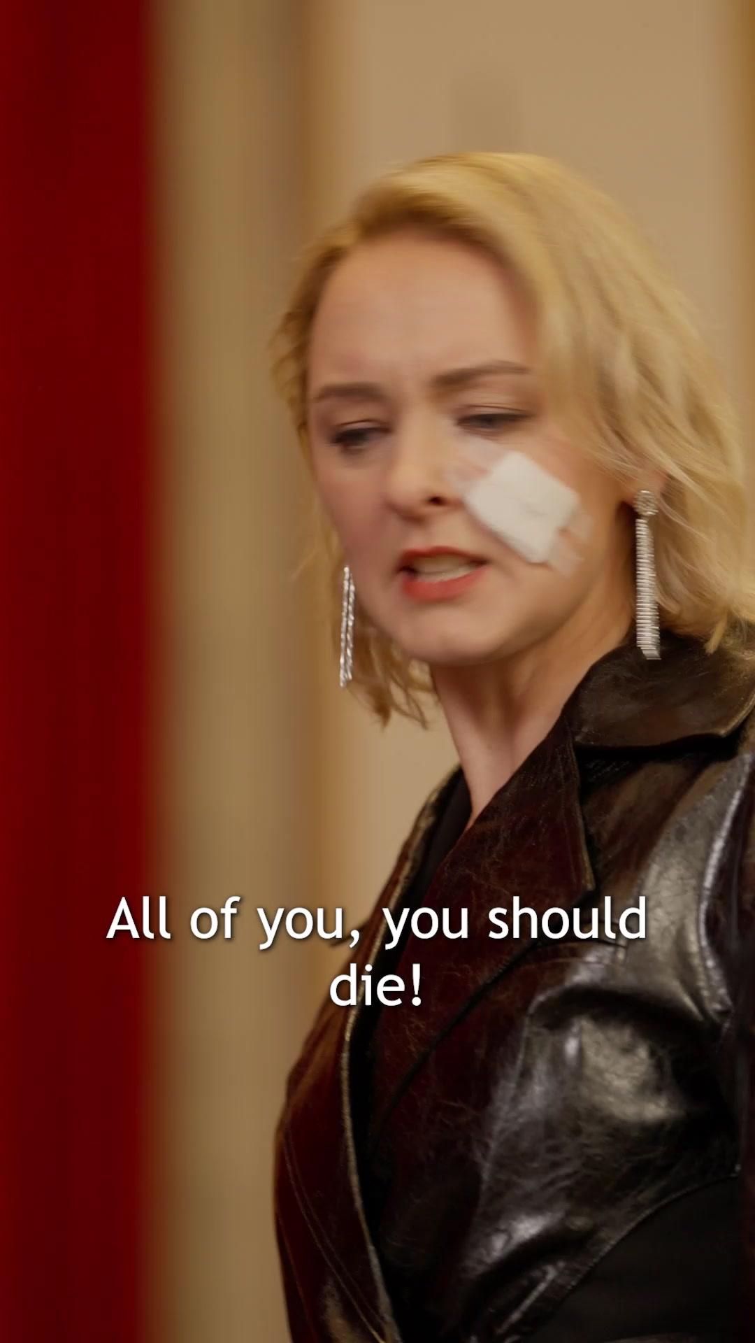 Queen Strikes: Traitor's Fall