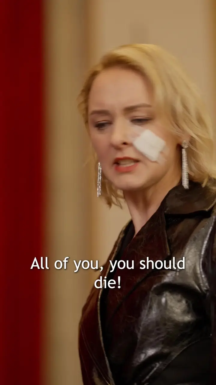 Queen Strikes: Traitor's Fall Episode 22