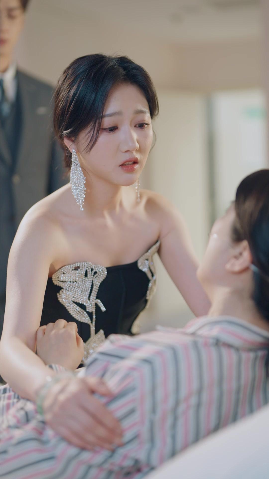 L'AMOUR DÉGUISÉ