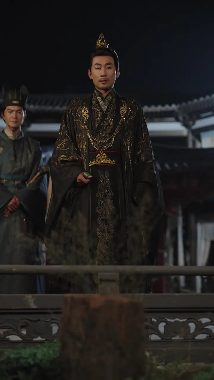 I, the Emperor, Tolerated You Because of Her! Episode 24