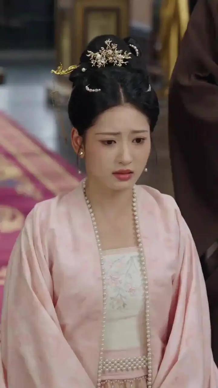 (Dubbed)Who's the Real Queen? Episode 24