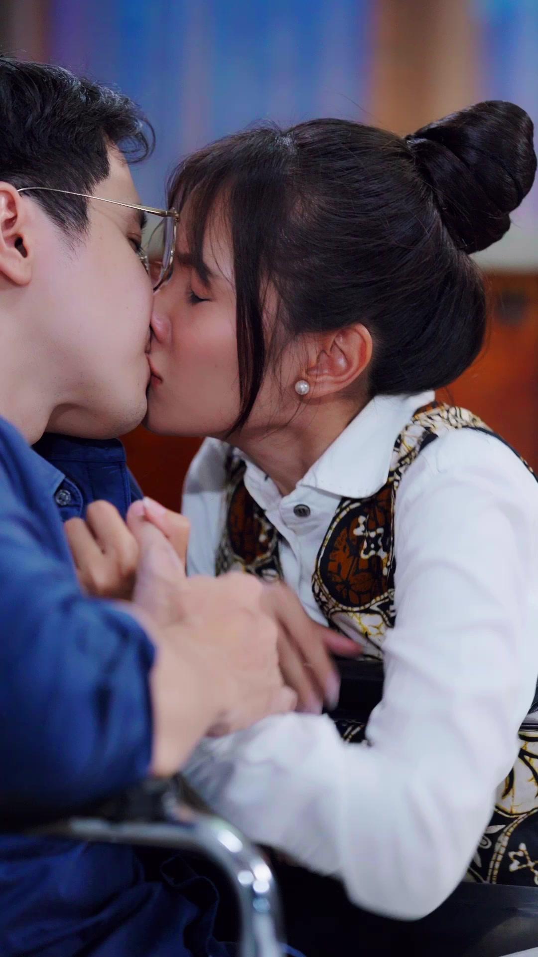 Cewek Super Bikin Baper