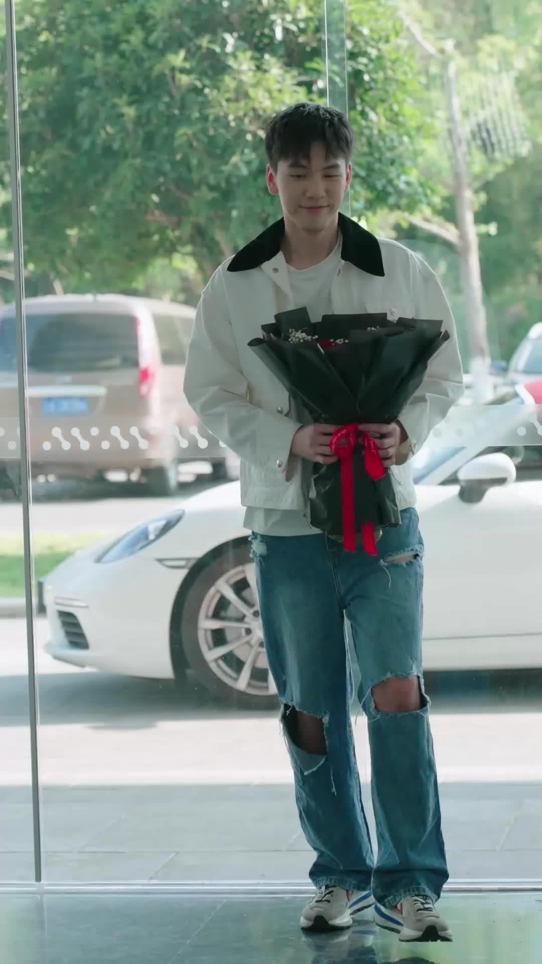 너무 가까운 비서