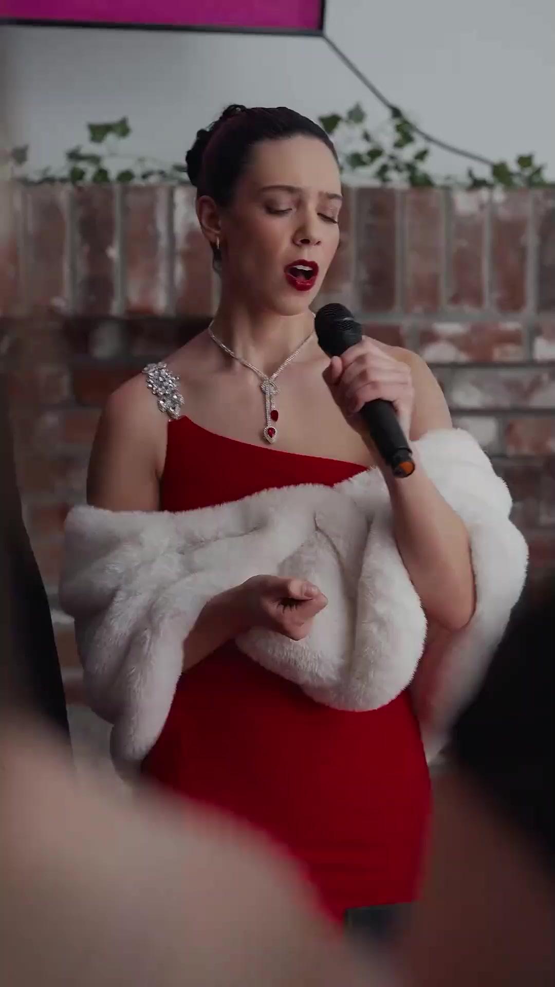 (Synchro)Die maskierte Gesangsdiva