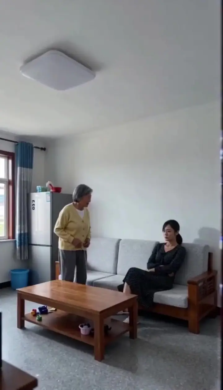 Annemin Gözündeki Yabancı Kız Bölüm 32