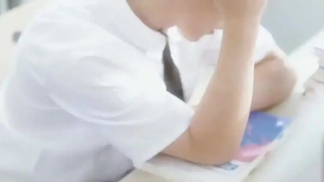 Surat Cinta yang Salah: Dari Meja Kelas ke Pintu Apartemen yang Tertutup