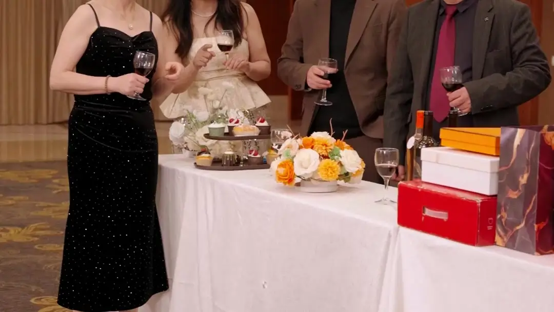 Bye, Jerk! I'm the Boss Lady! The Bloodstain That Shattered the Banquet