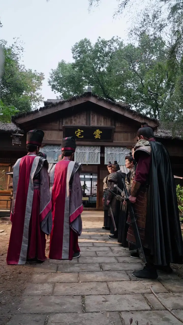 I, the Emperor, Tolerated You Because of Her! Episode 7