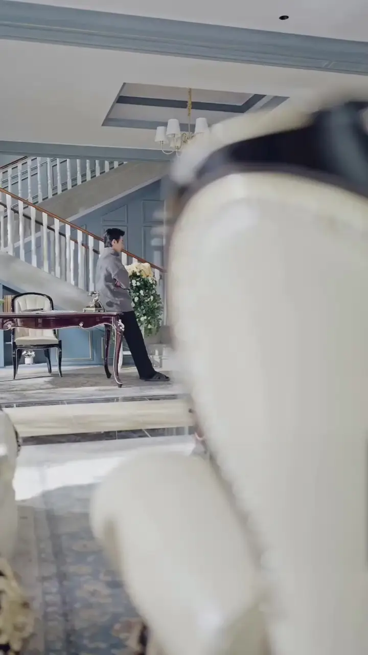 In Love with the Helplessly Romantic CEO Episode 38